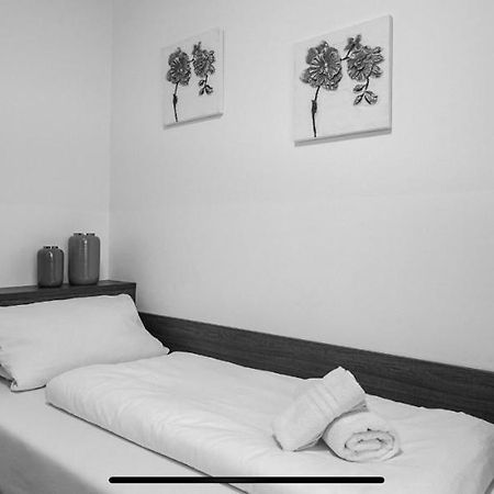 Hotel Restaurant Jaegerhof Kerpen  Bagian luar foto