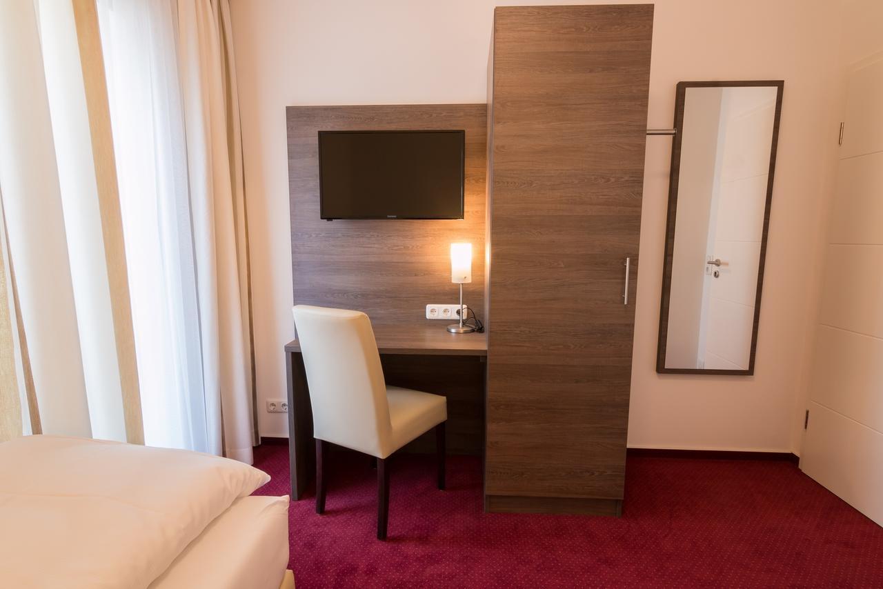 Hotel Restaurant Jaegerhof Kerpen  Bagian luar foto
